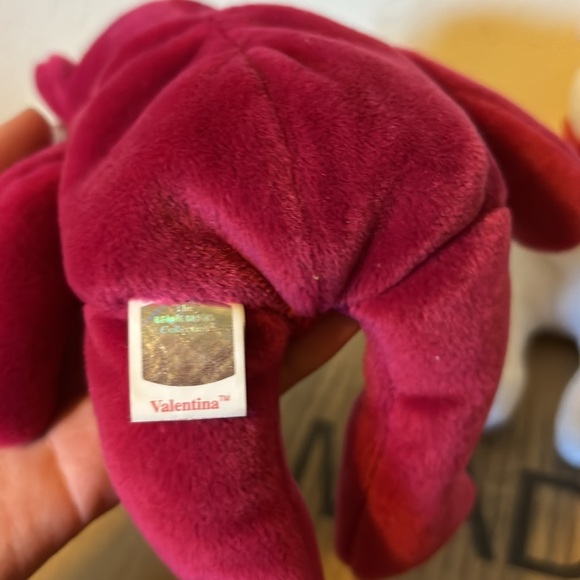 Like new, RARE beanie babies. Both have been properly stored. - Picture 3 of 5